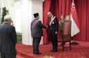Menteri Pertahanan (Menhan) RI Prabowo Subianto menerima penghargaan Darjah Utama Bakti Cemerlang (Tentera). (Dok. Tim Media Prabowo Subianto)

